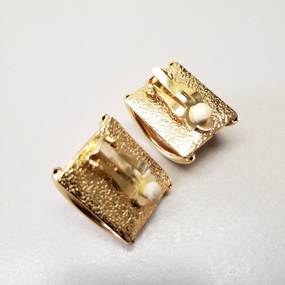 Silver-Gold Tone Elephant Clip Earrings .75" - Picture 8 of 8